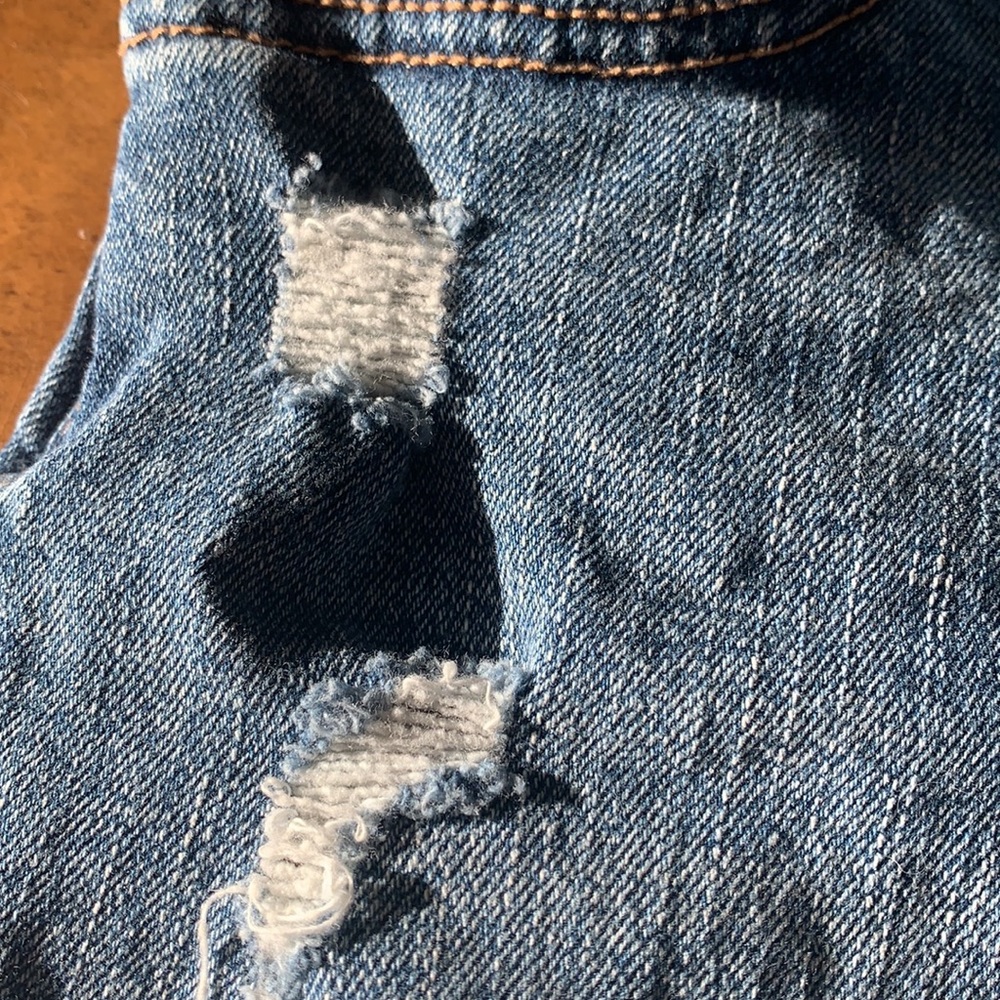 ⭐️Old Navy Patriotic Boyfriend Shorts Distressed Sz 2⭐️ - Picture 7 of 8